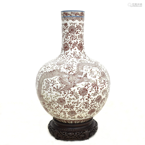 QIANLONG RED DRAGON REWARD VASE ON …