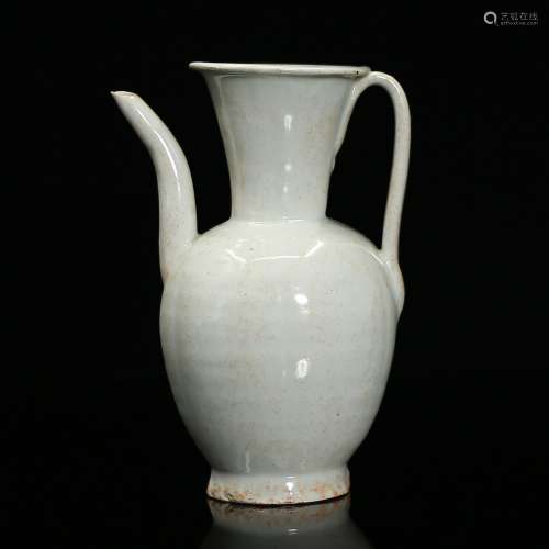 A Tianbai Glazed Ewer