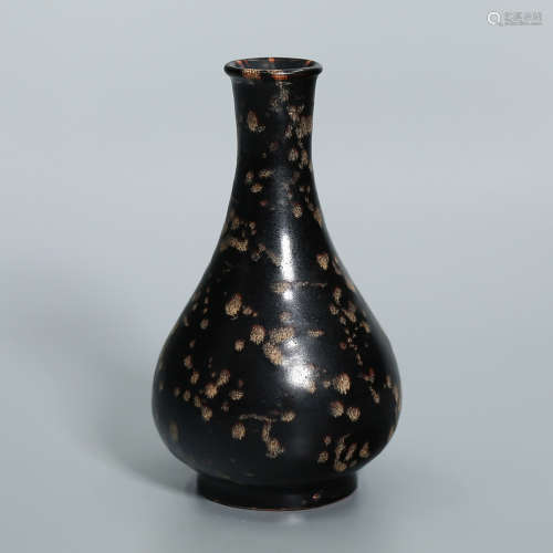 A Jizhou Type Pear Shaped Vase