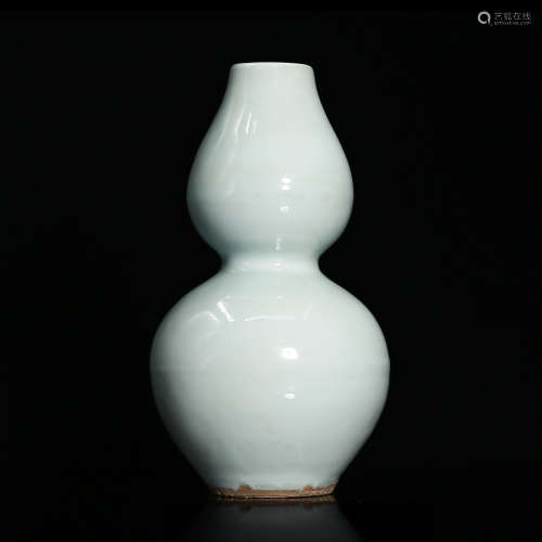 A Shufu Gourd Shaped Vase
