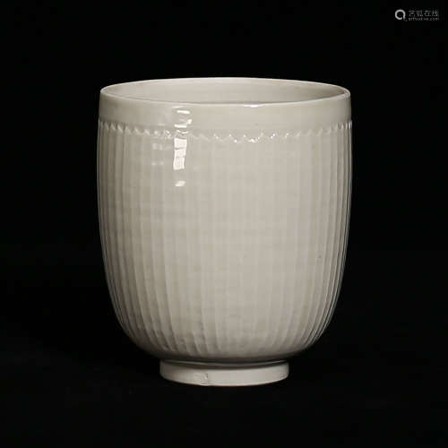 Ding Kiln Warm Up Liquor Cups With Vertical Pattern in White Glaze