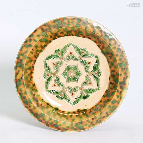 Gong Xian Kiln Famille-verte Glazed Water Bowl with Luck Flower Pattern.