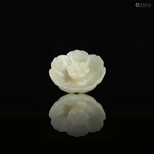 He Tian White Jade Vase for Lotus Flower