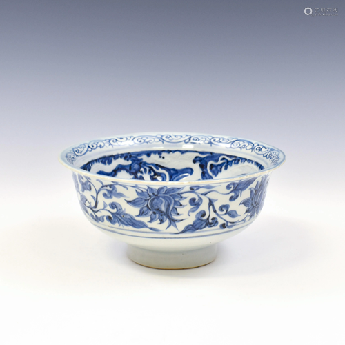 YUAN BLUE AND WHITE FLORAL RIBBON BOWL