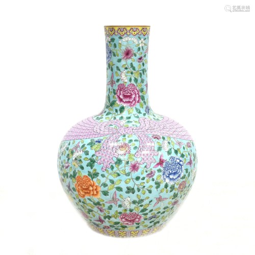 QIANLONG FAMILLE ROSE BUTTERFLY REWARD VASE