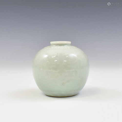 QIANLONG DOUQING GLAZED PORCELAIN WATER P…