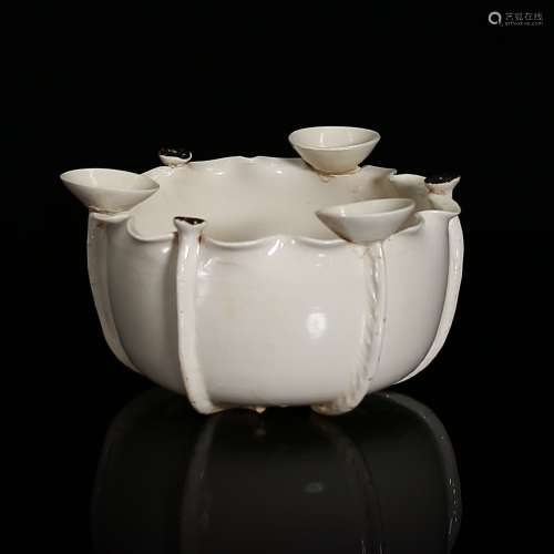 Ding Kiln Water Bowl in Lotus Shape and White Glaze.