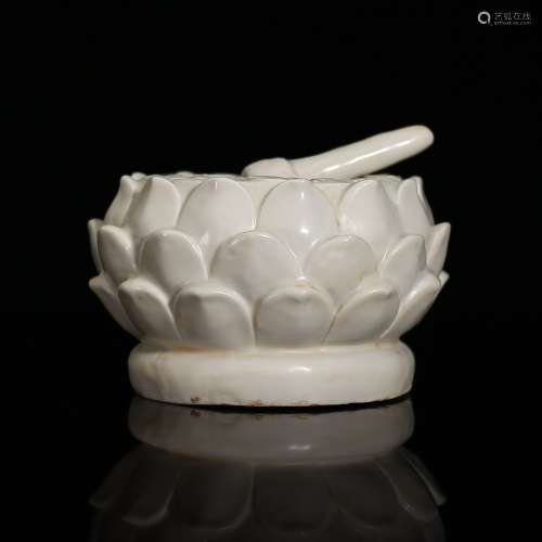 Ding Kiln White Glazed Ink Grinder in Lotus Shape