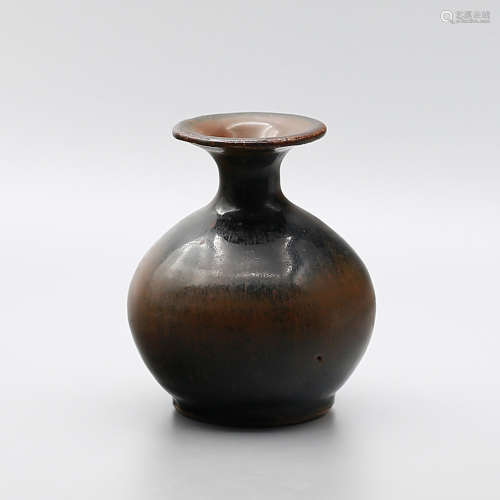 Ci Zhou Kiln Bottle in Transmuted Scorpion Black Glaze.