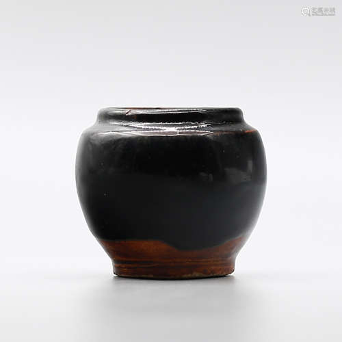 Ci Zhou Kiln small jar in black glaze.