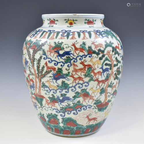 MING WUCAI HUNDRED DEERS MOTIF JAR