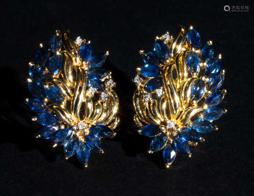 Pair Blue Sapphire Diamond 14K Yellow Gold Earrings