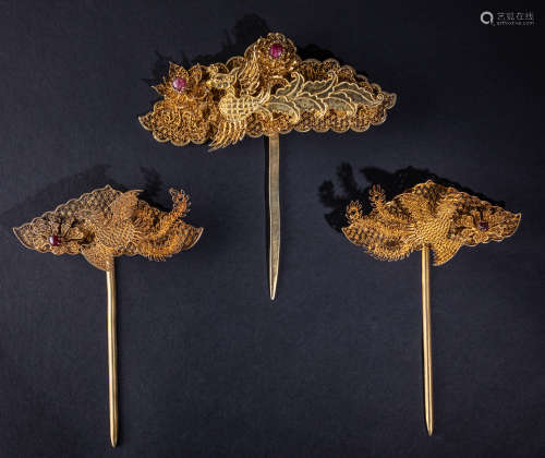 Set Of Wanli Style Chinese Antique Sterling Silver Gilt Hair Pins