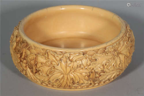 A Carved Organic Material Washer Qing Dynasty