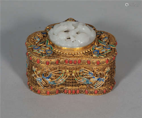 A Hard-stones Inlaid Bijoux Box Qing Dynasty