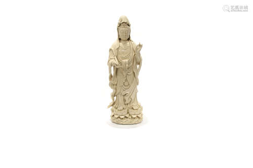 Gran Guanyin chino de porcelana 