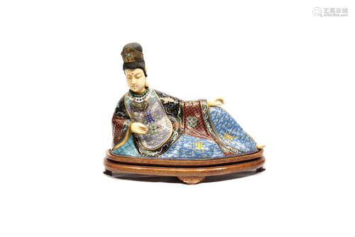 Guanyin de cloisonné y marfil, s.XIX