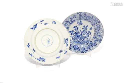 Dos platos de porcelana, China, dinastía Kangxi (1654 - 1722)