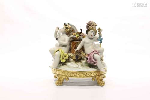 Centro de porcelana esmaltada con representación de dios Baco sobre peana, Sebastian Mallol, s.XX