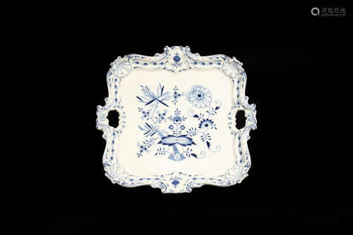 Bandeja de cerámica esmaltada, azul y blanco, Meissen, pps.s.XX