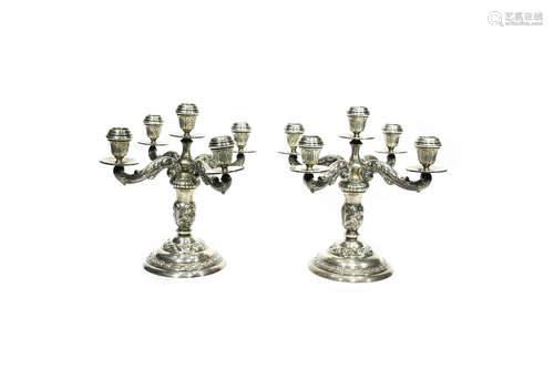 Pareja de candelabros de plata de cinco luces, med.s.XX