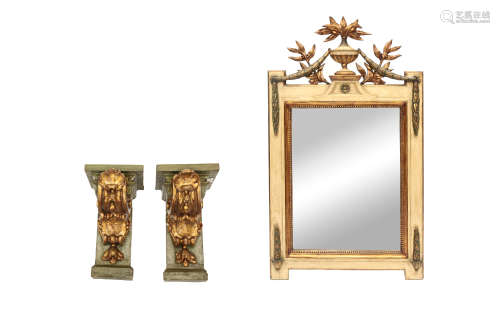 Pareja de ménsulas y un espejo de madera policromada, s.XX