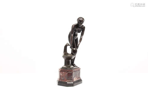 Franz Seifert (1866 -1951) Figura de bronce con peana.