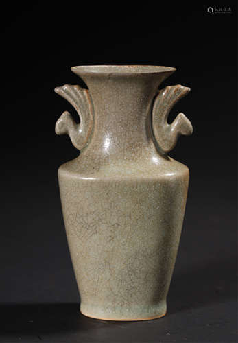 Song Dynasty, Crack Celadon Vase