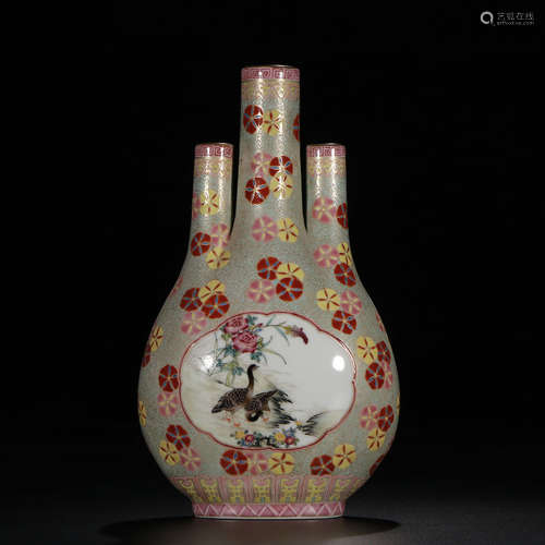 Famille Rose With Flower And Gooses Vase