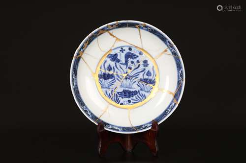 Xuande,Blue and white fish pattern plate