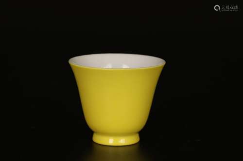 18th century,Yellow glaze cup