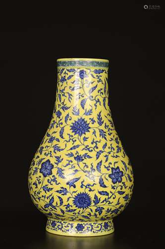 Yong zheng,Yellow ground Blue vase