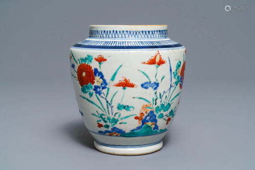 A polychrome Japanese Kakiemon vase with floral de…