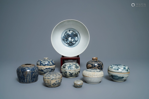 A collection of Chinese blue and white Swatow wares,