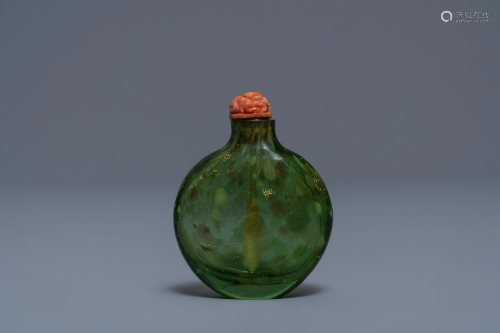 A Chinese biotite-sandwiched green glass snuff…