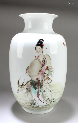 Chinese Fencai Porcelain Vase