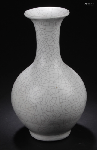 Chinese Crackleware Vase