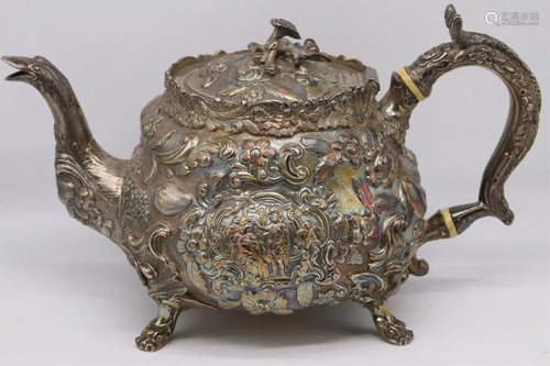 SILVER. Early 19th Century English Silver Teapot.