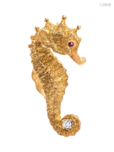 YELLOW GOLD, DIAMOND SEAHORSE BROOCH