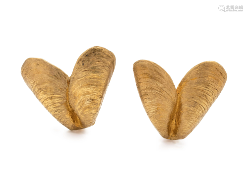 YELLOW GOLD MUSSEL SHELL EARCLIPS