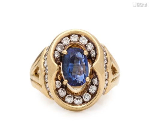 SAPPHIRE AND DIAMOND RING