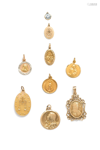 COLLECTION OF YELLOW GOLD RELIGIOUS PE…