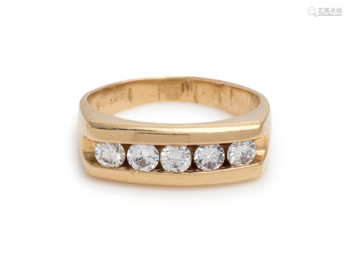 YELLOW GOLD AND DIAMOND RING