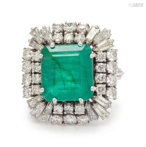 EMERALD AND DIAMOND RING