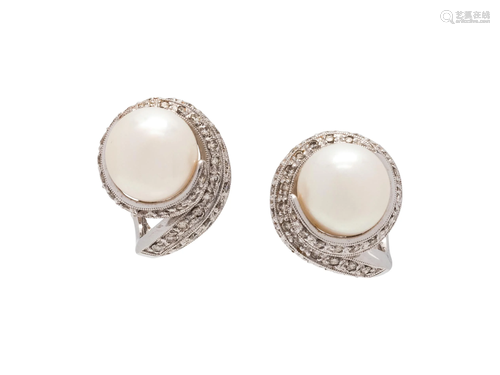 CULTURED PEARL AND DIAMOND EARCLIPS