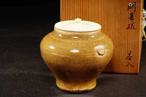 明-米黄釉茶入 附供箱