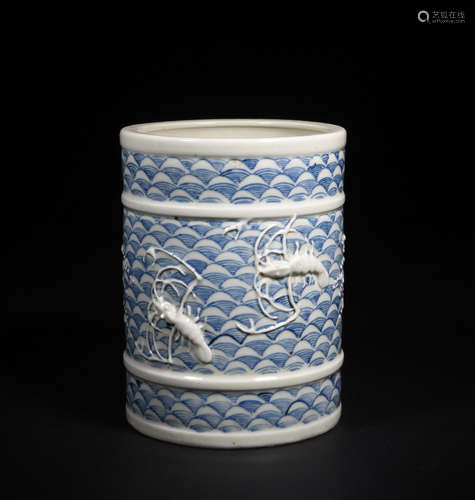 A BLUE AND WHITE  POT, 17TH CENTURY