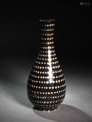 A SONG  DYNASTY JIZHOU  KILN WHITE  DOT  FLASK