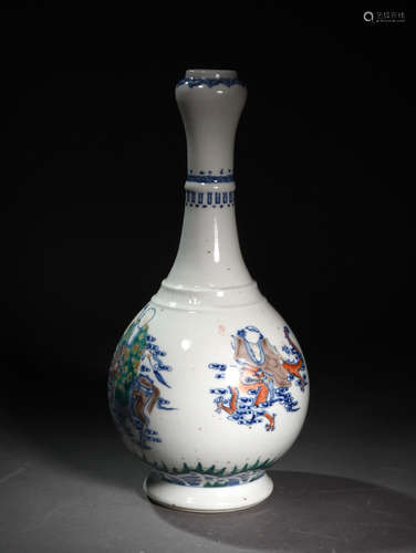 A BLUE  AND  WHITE COLOURED ARHAT BOTTLE IN QING  DYNASTY