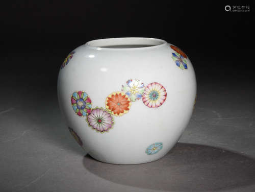 A  PASTEL BALL  FLOWER  WATER  DROPPER IN  QING  QIANLONG